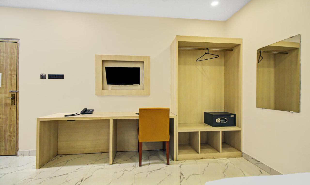 Itsy Hotels Transit Express Kalkutta Exterior foto